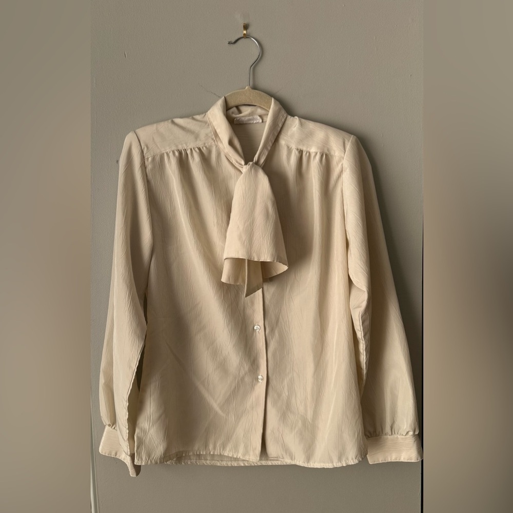 Vintage 80s bow tie blouse - Picture 2 of 15